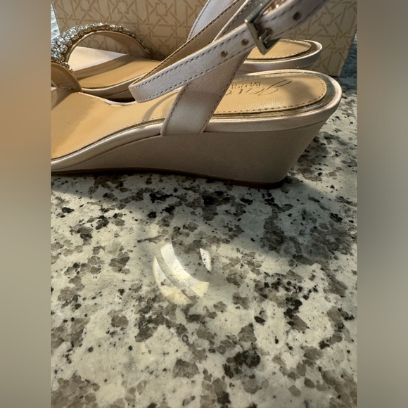 🌟Badgley Mischka Sandals 🌟Like new 🆕 - Picture 11 of 17